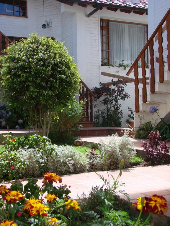 Apartamentos Los Quipus กีโต ภายนอก รูปภาพ