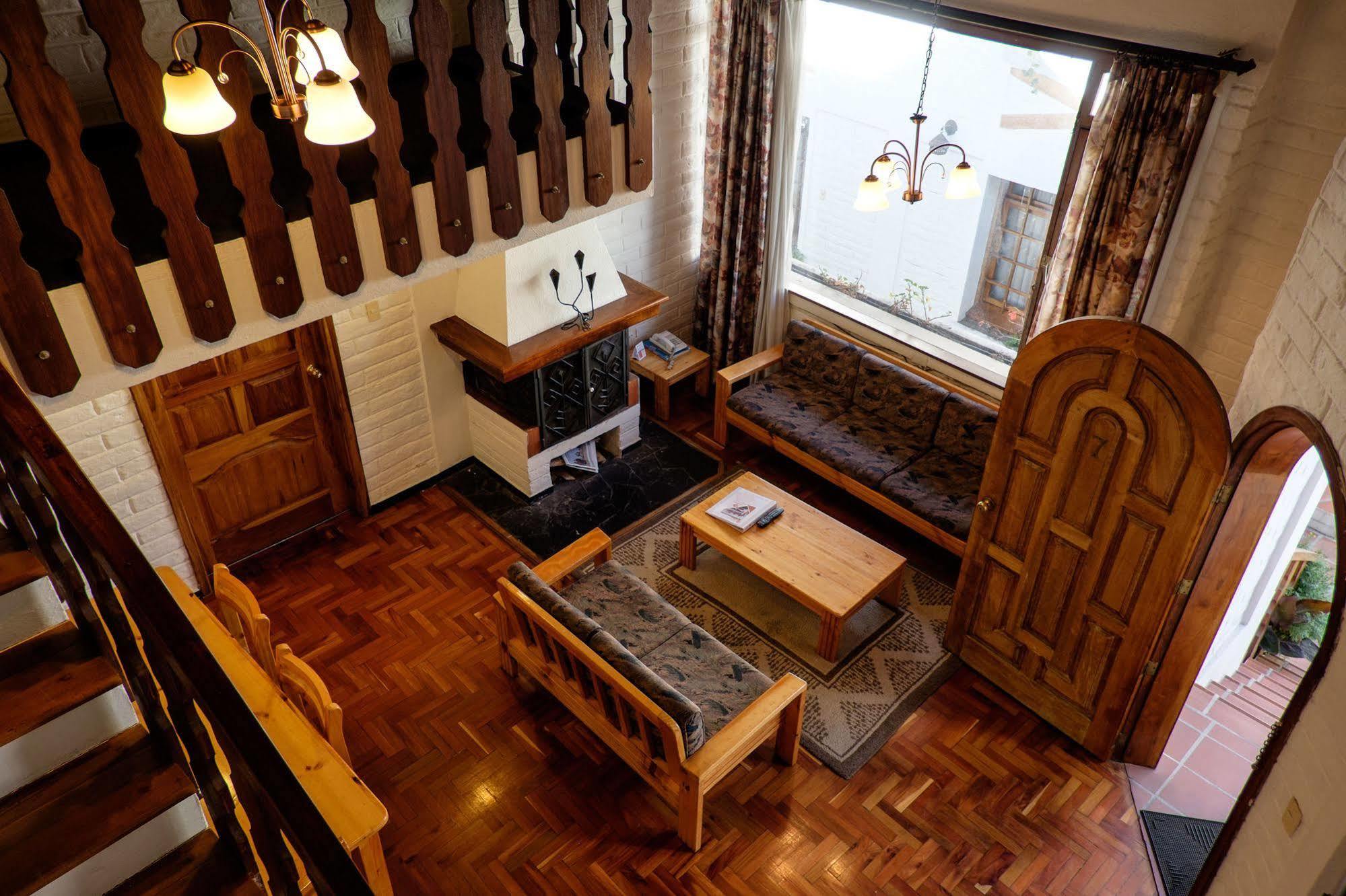Apartamentos Los Quipus กีโต ภายนอก รูปภาพ